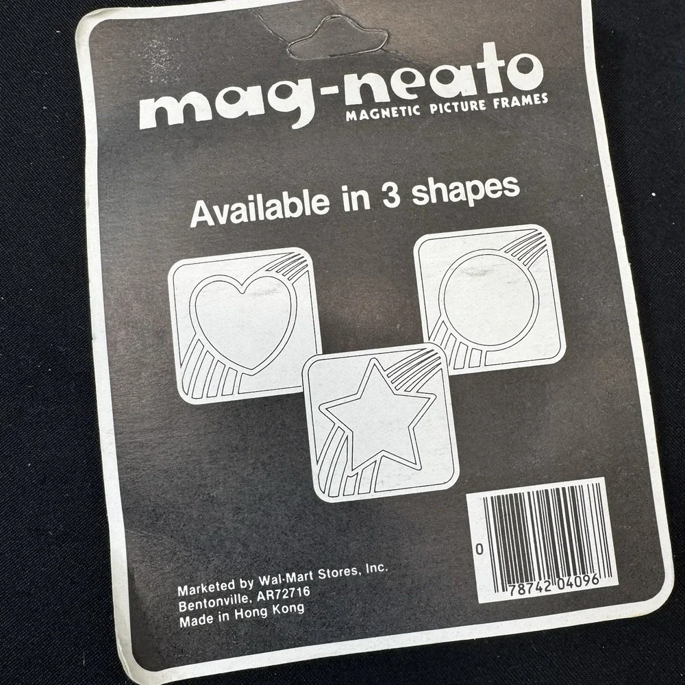 VTG 70s Mag-Neato 3-Way MAGNETIC PICTURE FRAME Plastic Heart Rainbow‎ Design NIP